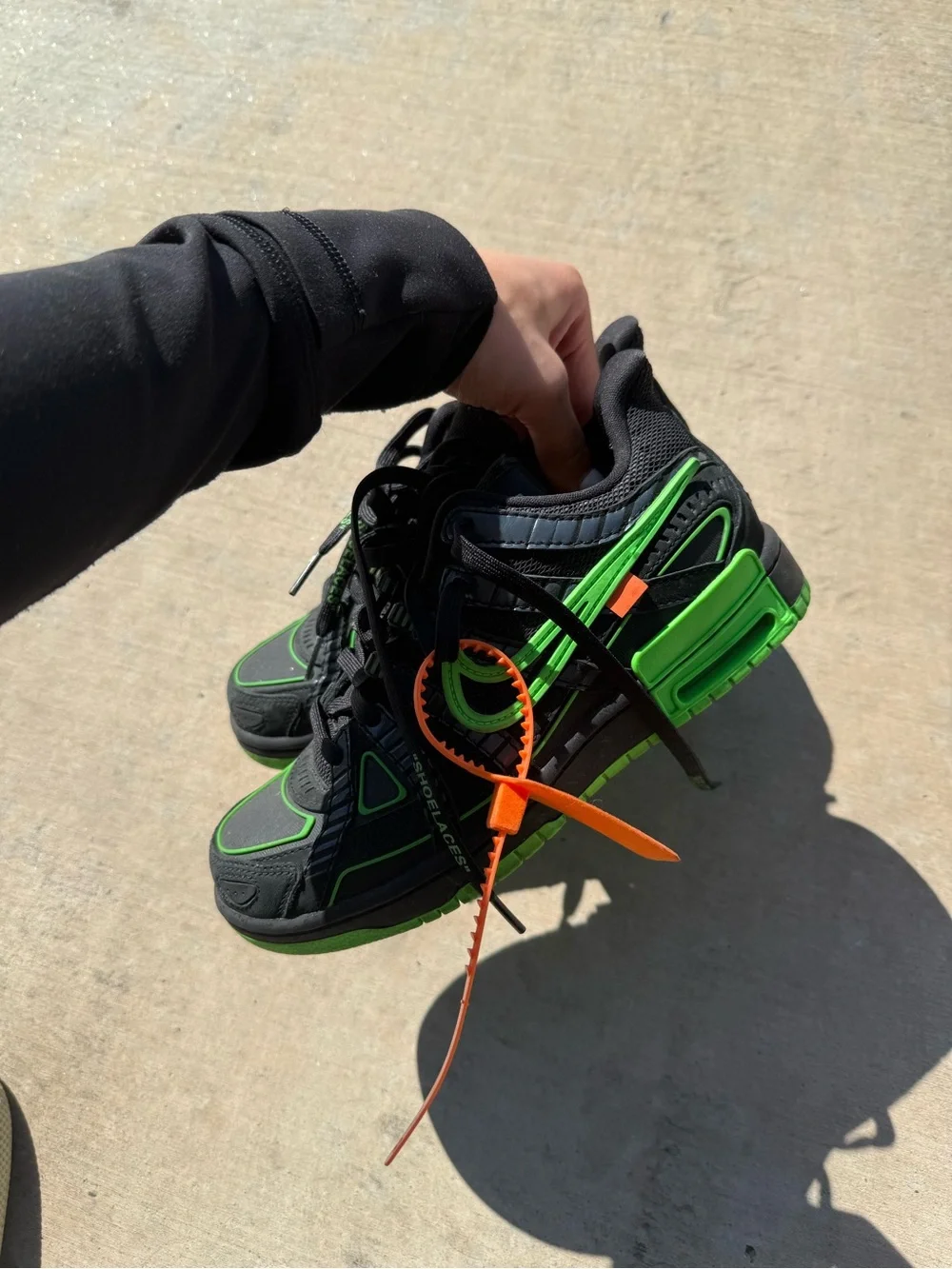 Nike Men's Black & Green Low-Top Sneakers